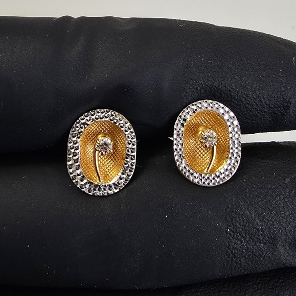 Majestic 22K Gold Earrings – A Symphony of Timeless Elegance and Radiant - Picture 9 of 10